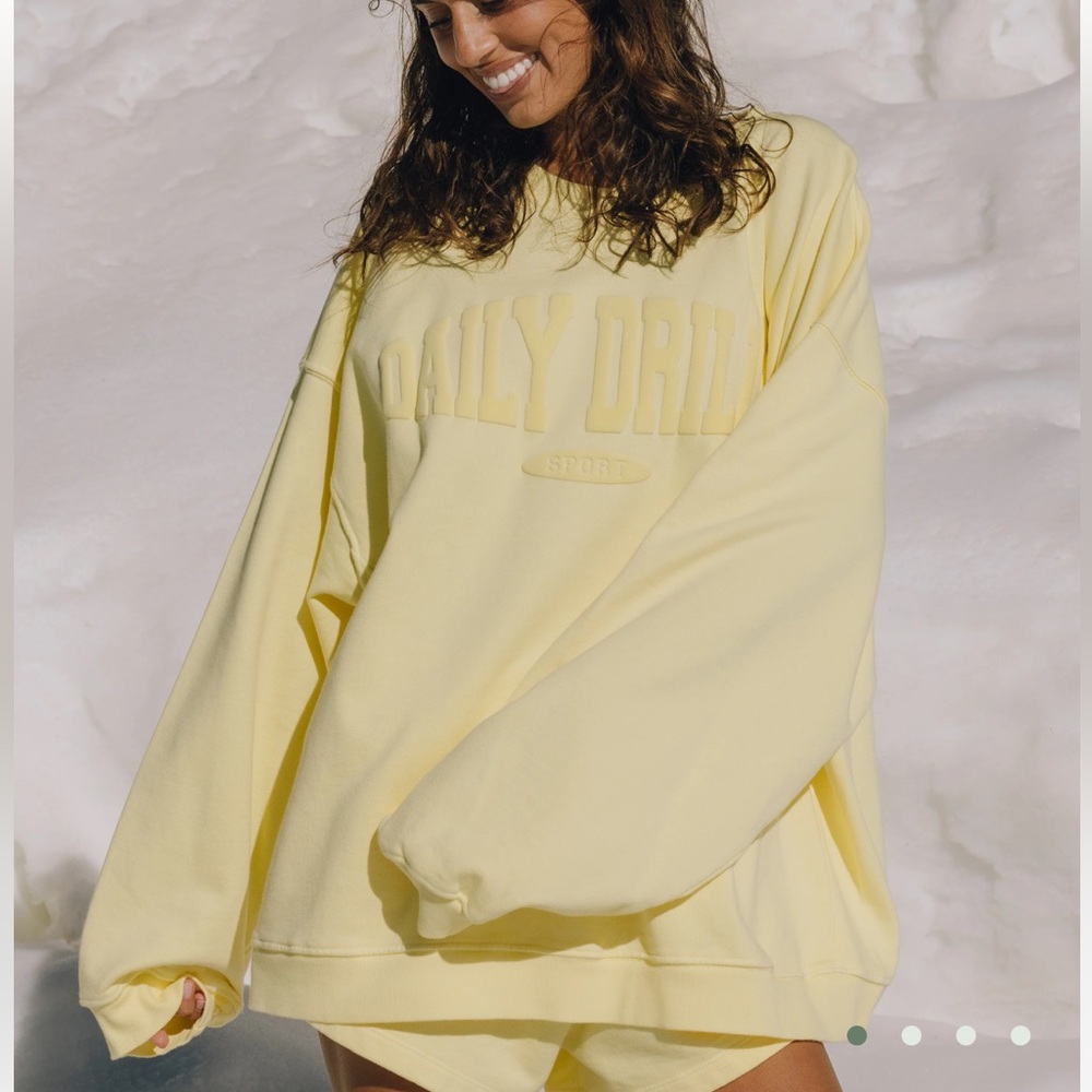 Daily drills oversized sports crew- lemonade